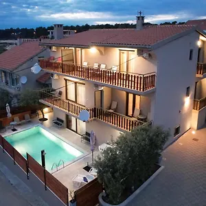 Apartament Pool Julia