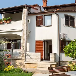 Nena Apartman